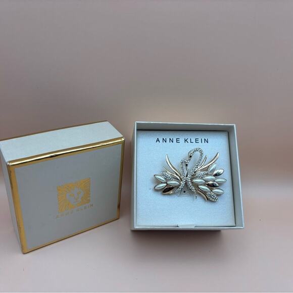 Anne Klein Swan Brooch Pin Rose Gold Tone Crystal Mother-of-Pearl Boxed New - Picture 4 of 4